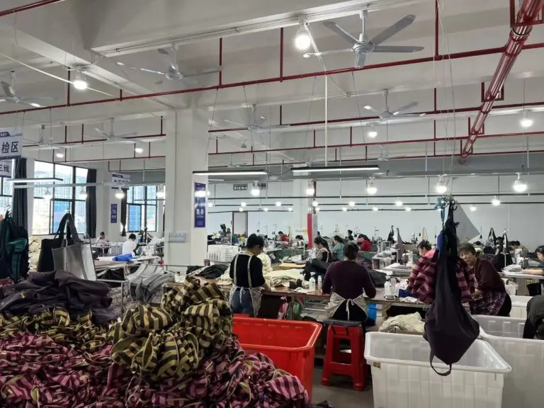 How a Bag Manufacturer Uses Advanced Equipment to Ensure Quality and On-Time Delivery