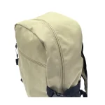 Minimalistisk slitesterk ryggsekk i kakifarge med glidelåslomme foran og justerbare sidestropper